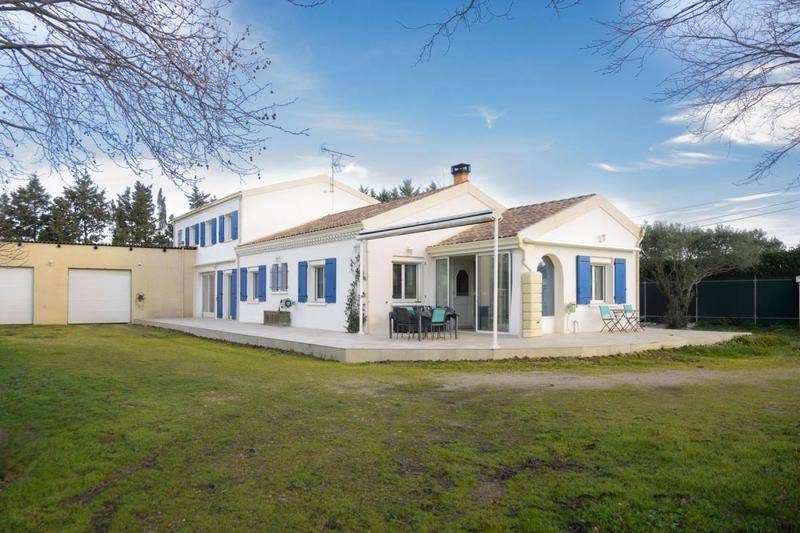 Image de l'annonce Maison de 198m² - garages et stockages…