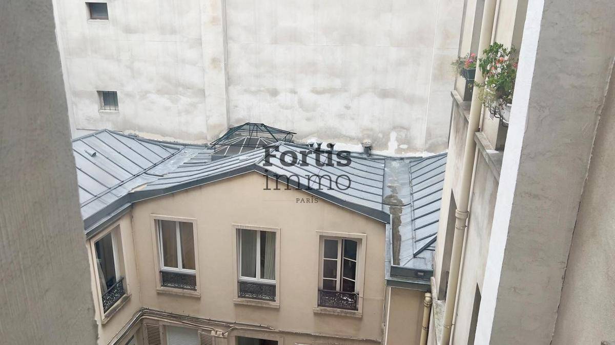 Image de l'annonce PARIS 10ème – 2 PIÈCES – CALME…