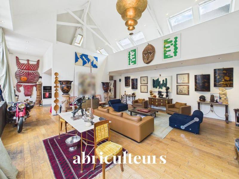 Image de l'annonce Maison de 250 m² au calme absolu…