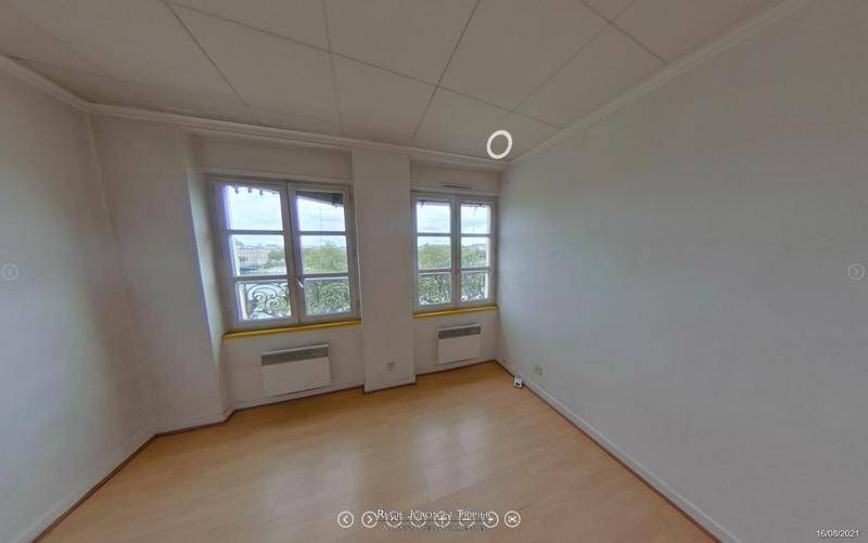 Image de l'annonce F2-58.65 m2- Quai Gailleton -Lyon 69002