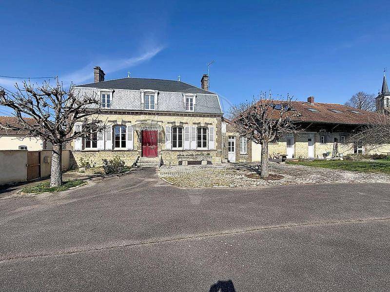 Image de l'annonce Maison 6 chambre(s) à vendre