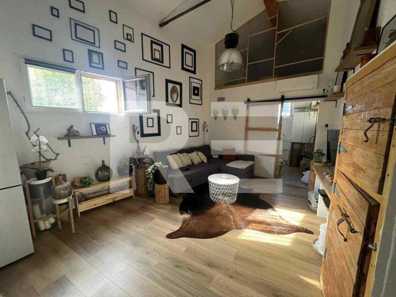 Image de l'annonce Au cœur du village de Nages-et-Solorgues, cette…