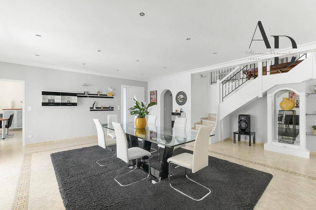 Image de l'annonce Maison d'exception de 7 pièces (285 m²)…
