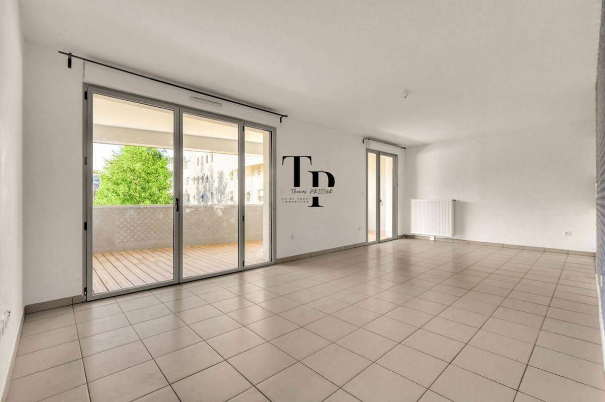 Image de l'annonce À Vendre – Appartement T4 avec grande…