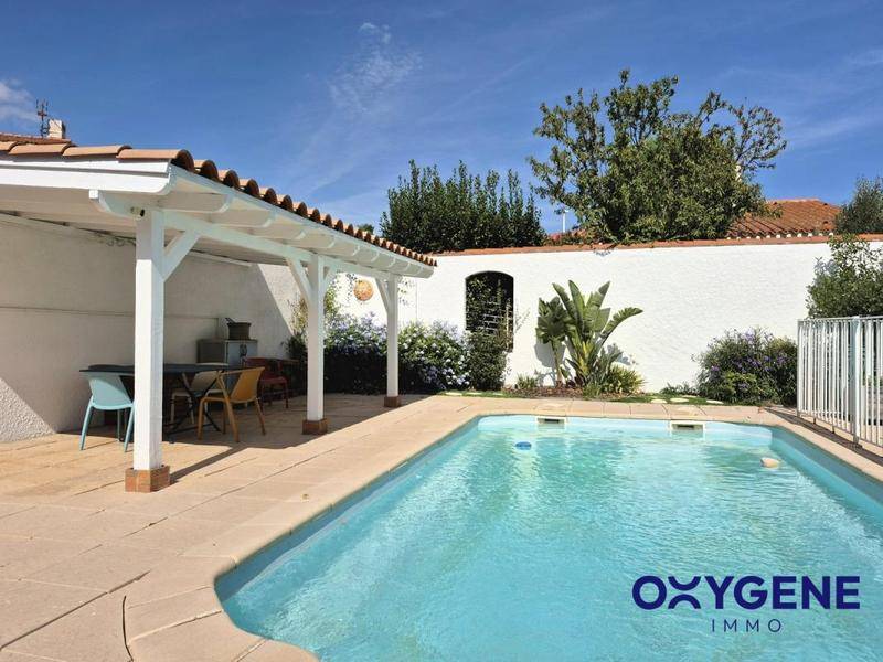 Image de l'annonce Maison familiale avec piscine et dépendance