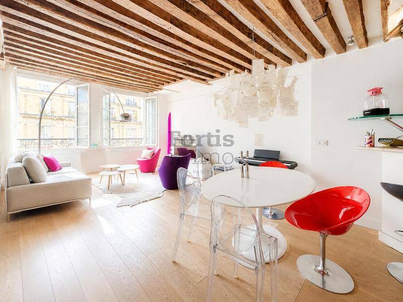 Image de l'annonce Paris 1er- Duplex de caractère avec son…