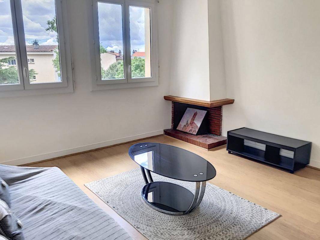 Image de l'annonce Guiilhemery Appartement 2 pièces de 50m²