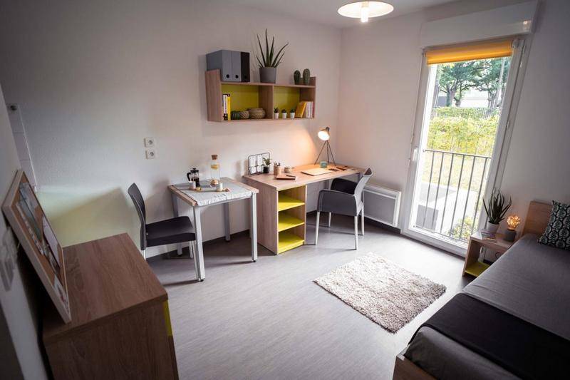 Image de l'annonce A LOUER - STUDIO MEUBLE PLEIN COEUR…