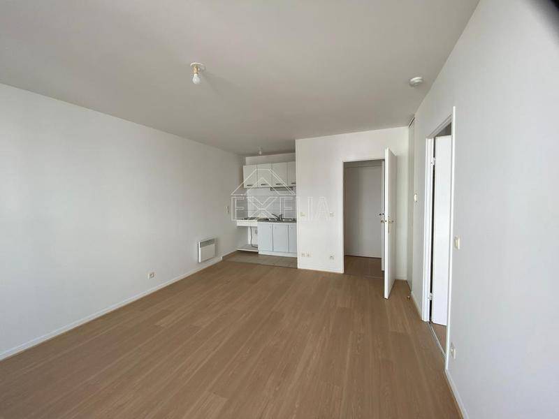 Image de l'annonce F2 BORD DE SEINE AVEC BALCON
