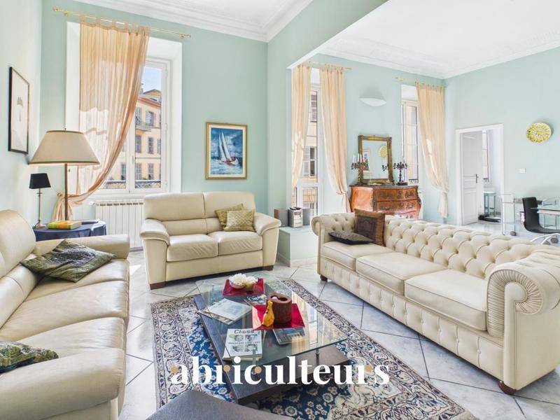Image de l'annonce Superbe appartement traversant rénové en vente À…