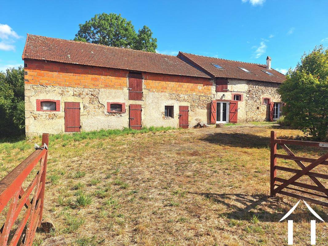 Image de l'annonce Maison de campagne à rénover avec dépendances…