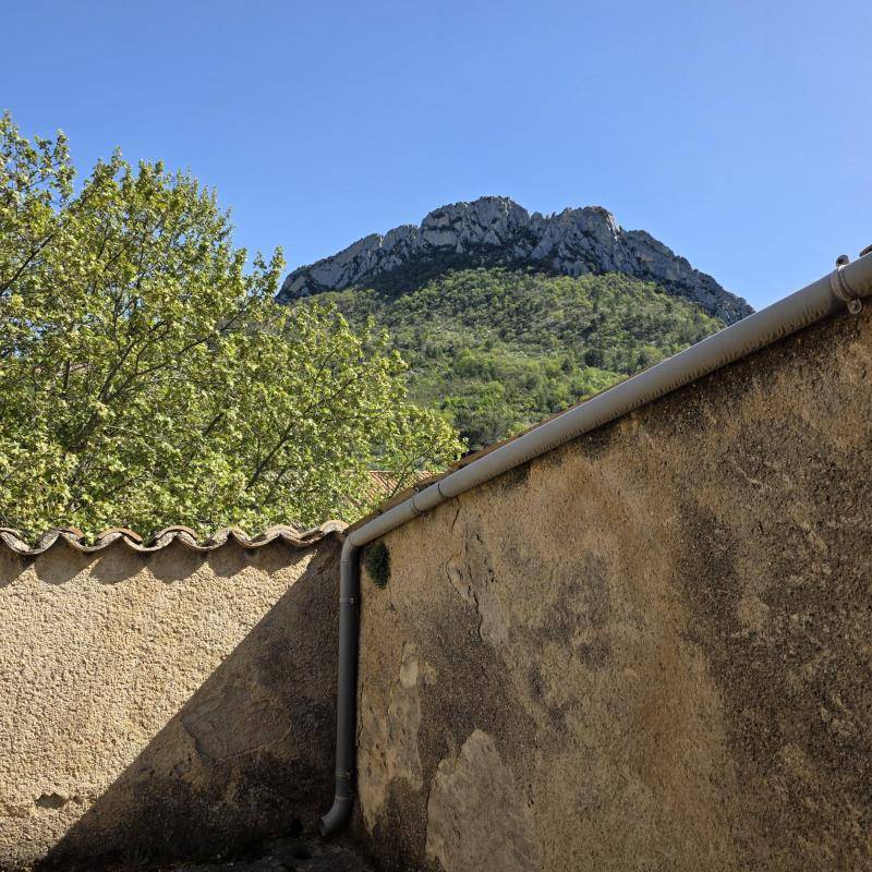 Image de l'annonce maison de village avec 4 terrasses