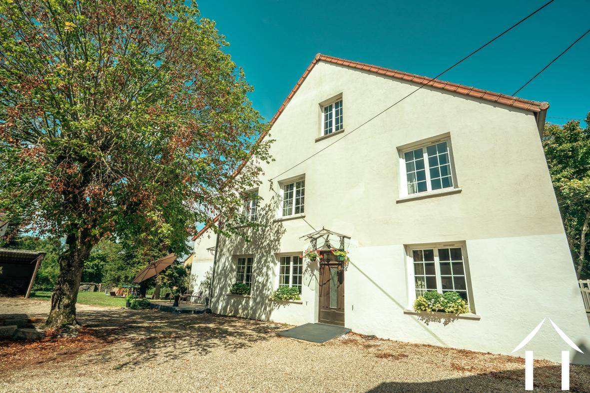 Image de l'annonce Grande maison familiale a Dennevy, avec dependances
