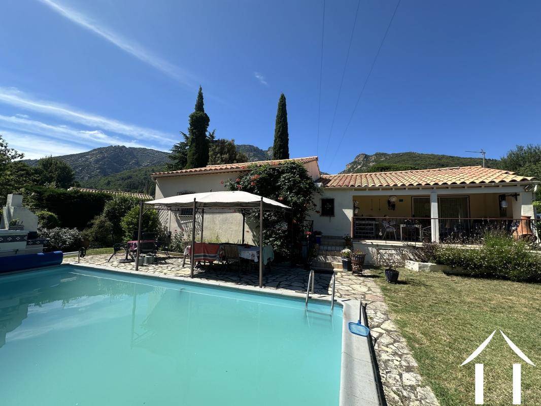 Image de l'annonce Villa de plain-pied avec piscine entre Carroux…