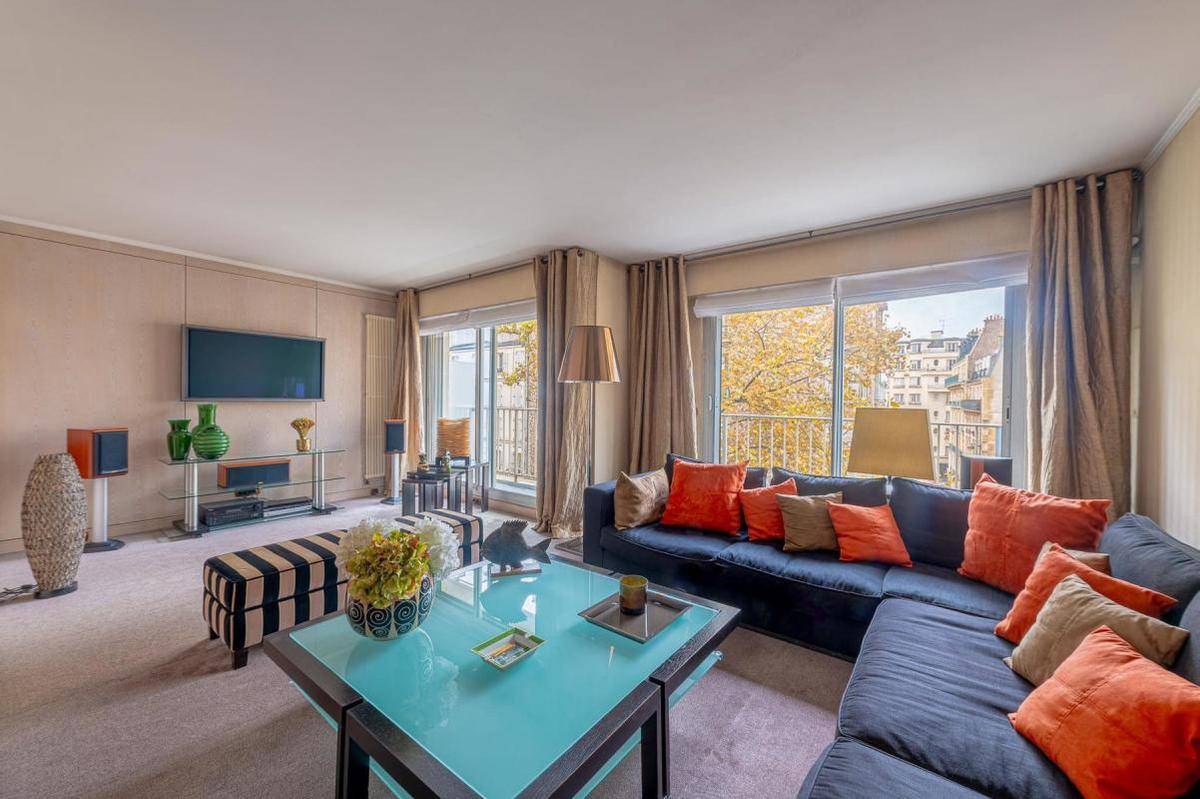 Image de l'annonce Bel appartement 3 chambres balcons et parking…