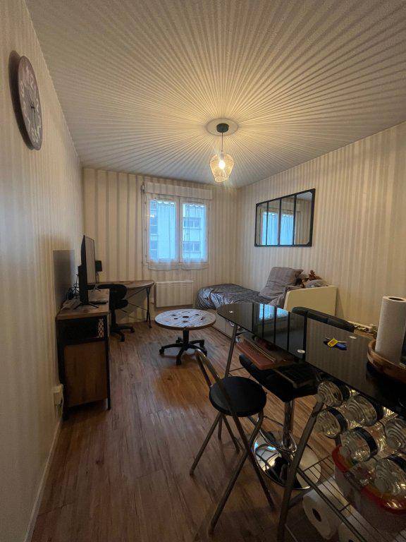 Image de l'annonce Studio Meublé, idéalement situé Place Saint Marc