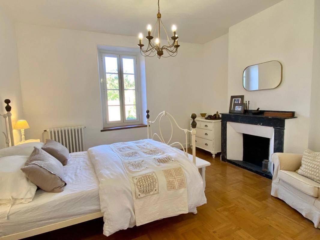 Image de l'annonce Maison de caractère de 220m² - 5…