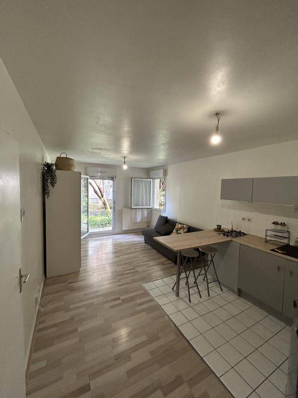 Image de l'annonce Studio meublé avec terrasse – Lumineux &…