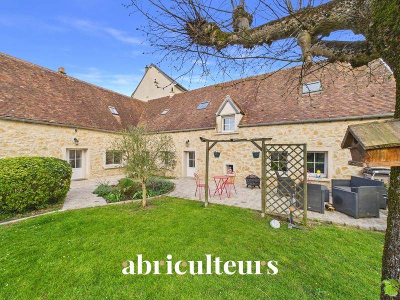 Image de l'annonce Maison chaleureuse 7 pièces, 210 m² avec…