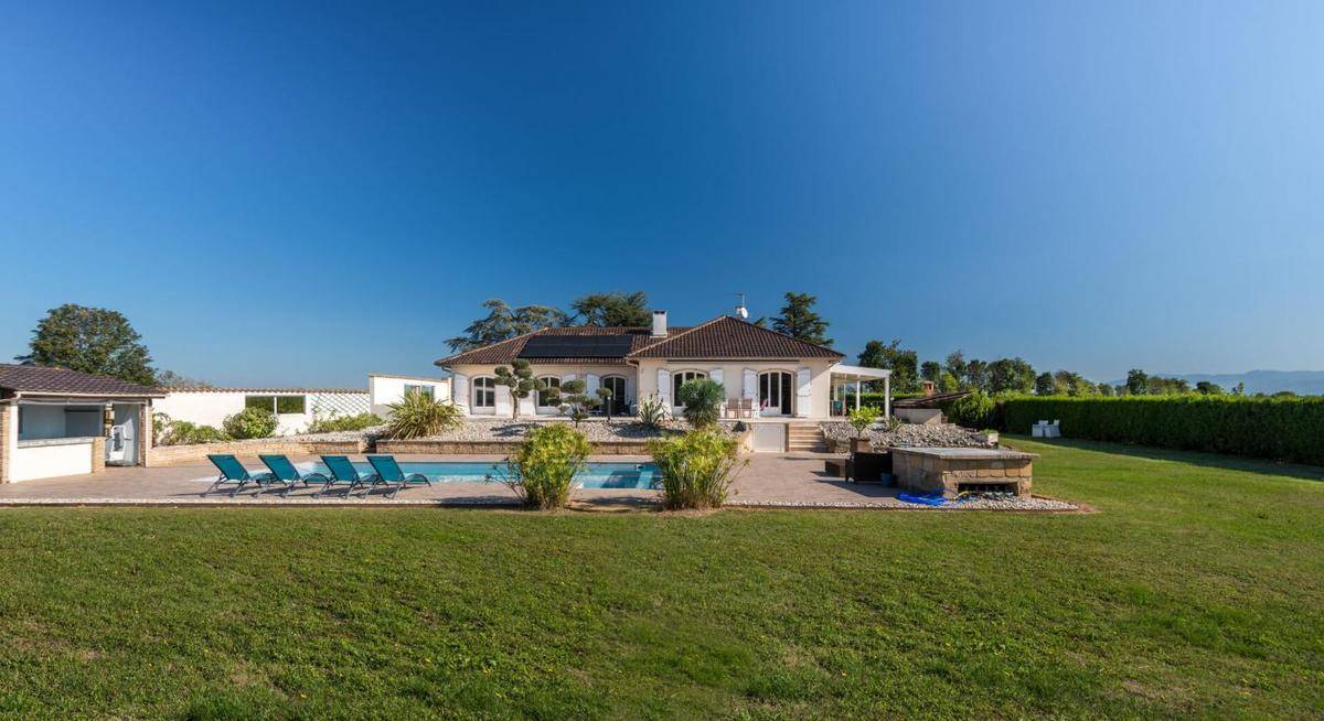 Image de l'annonce Propriété sur terrain 9950 m² (26120)