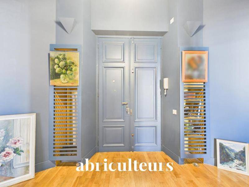 Image de l'annonce Superbe appartement rénové de 174,66 m² –…