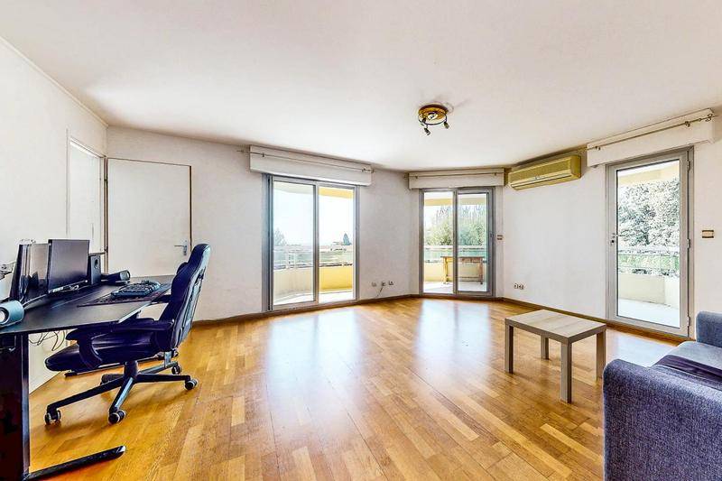Image de l'annonce 3 pièces avec terrasse, pkg et poss…