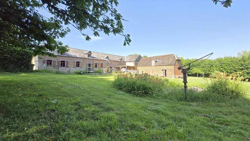 Image de l'annonce Propriété nichée dans la verdure avec 6000…