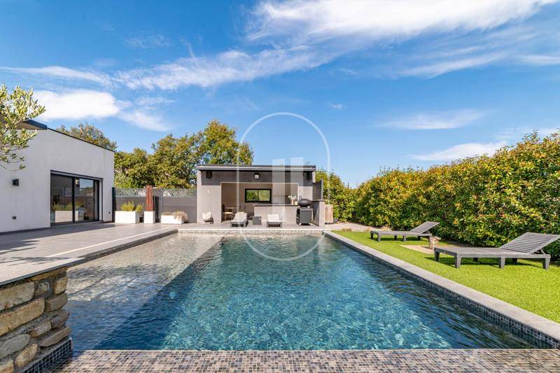 Image de l'annonce Superbe villa contemporaine à vendre avec piscine…