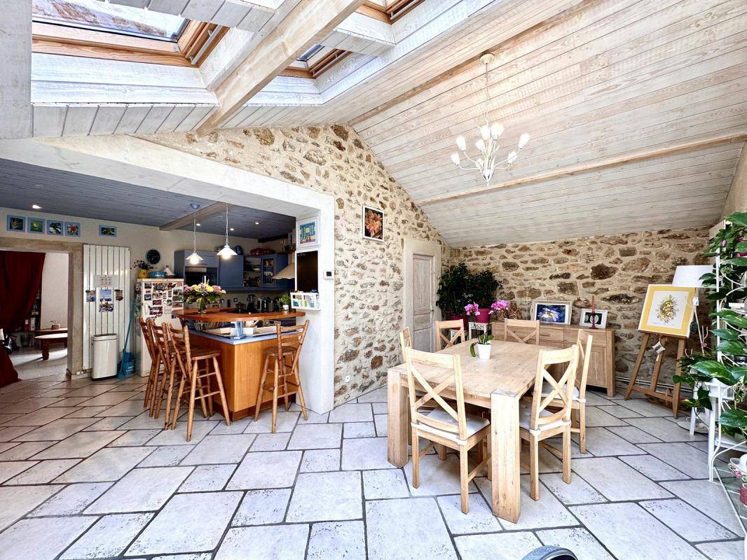 Image de l'annonce PRINGY(77) Maison en pierres,7 pièces(155m2),terrain(718m2)