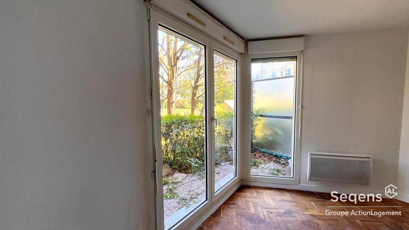Image de l'annonce Beau studio en rez de jardin avec…