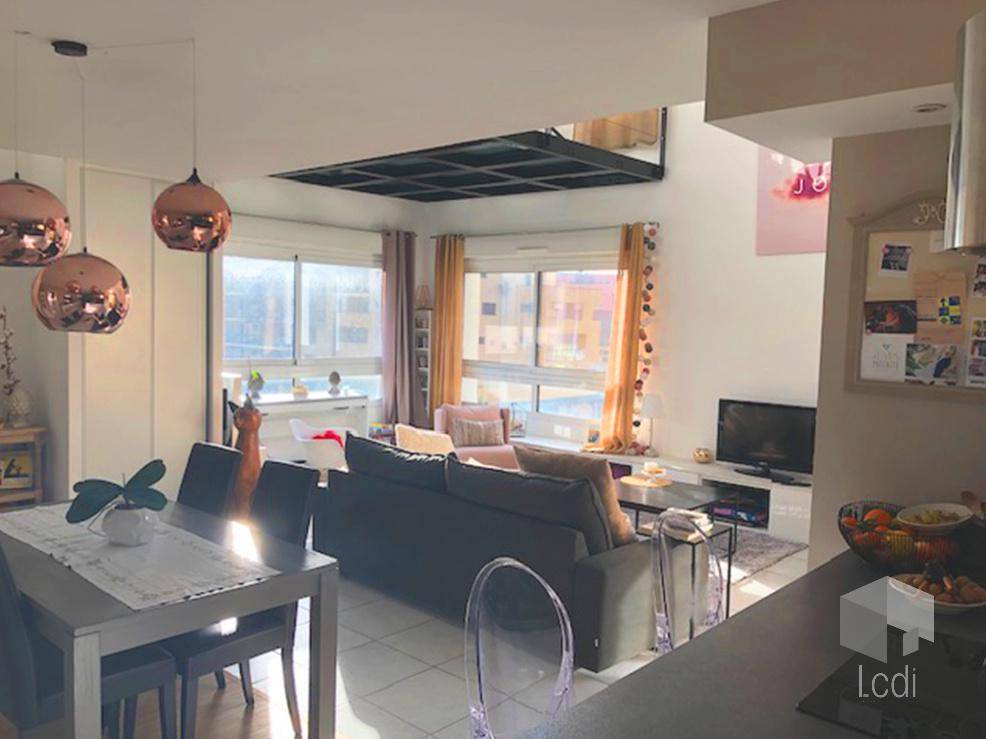 Image de l'annonce MONTÉLIMAR, appartement duplex 112 m2