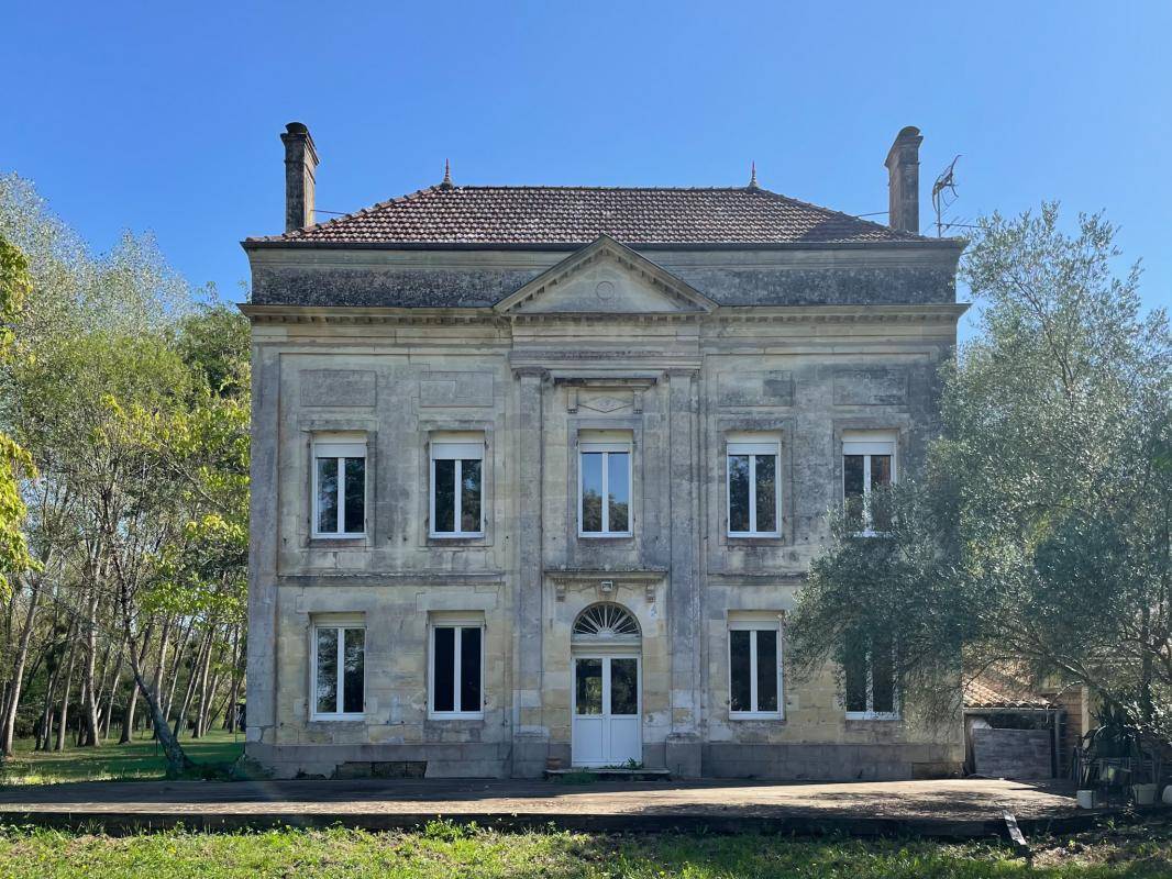 Image de l'annonce Grande maison de maitre au bord de…