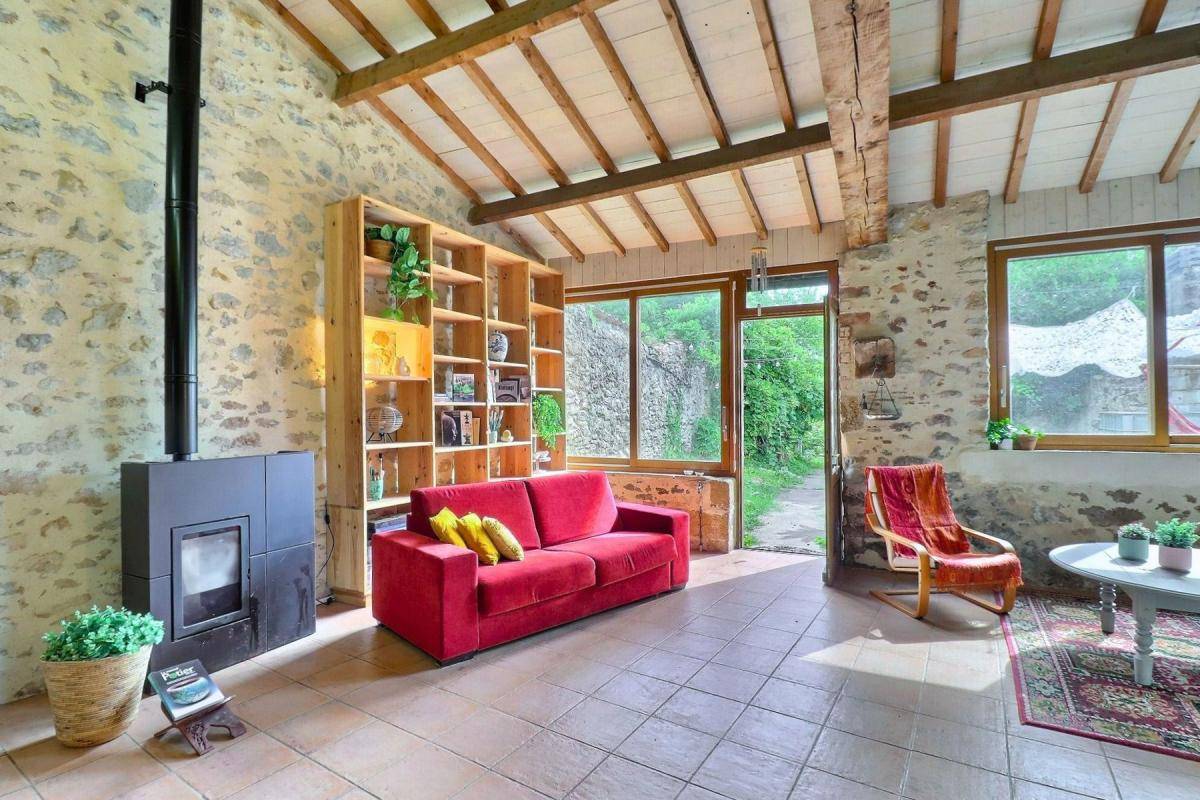 Image de l'annonce Maison T5 de 280 m² avec jardin…