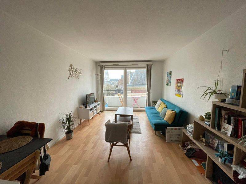 Image de l'annonce A LOUER - F2 de 38m² avec…
