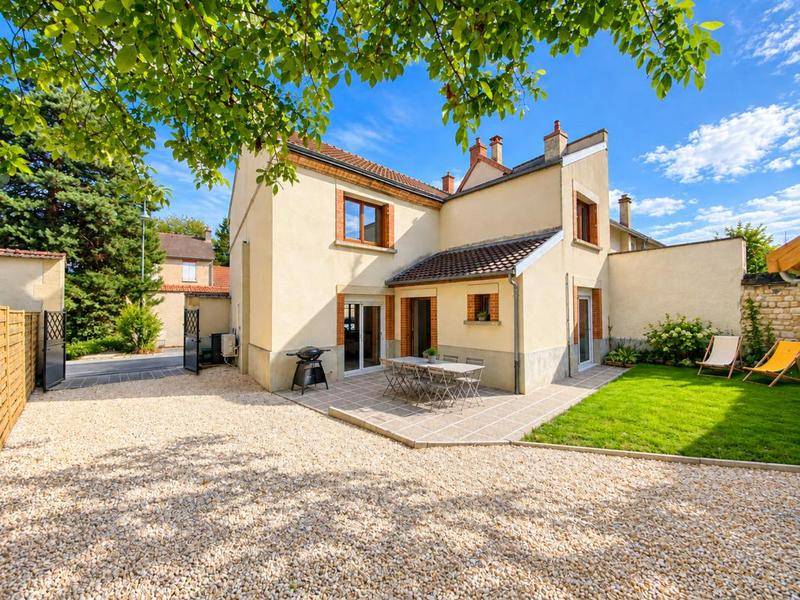 Image de l'annonce À VENDRE MAISON FAMILIALE RÉNOVÉE AU COEUR…