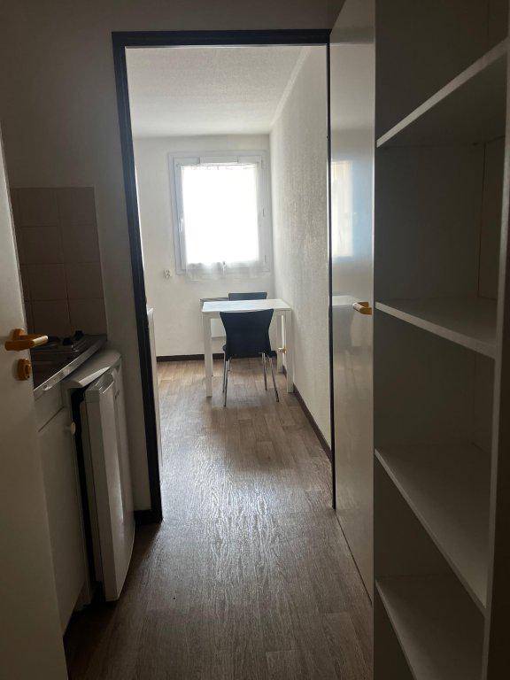 Image de l'annonce studio place saint marc