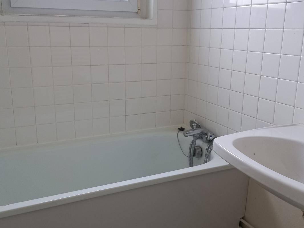 Image de l'annonce APPARTEMENT - AY CHAMPAGNE - ER.64280