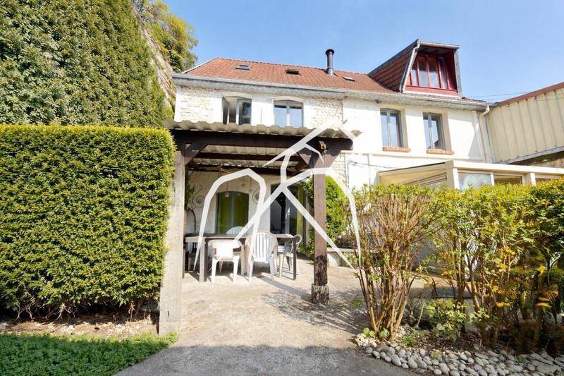 Image de l'annonce Maison de caractère 146 m² au pied…