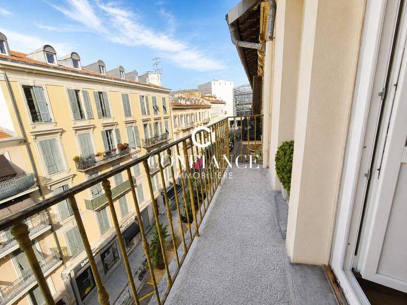 Image de l'annonce NICE CENTRE VILLE 3P RENOVE AVEC BALCON