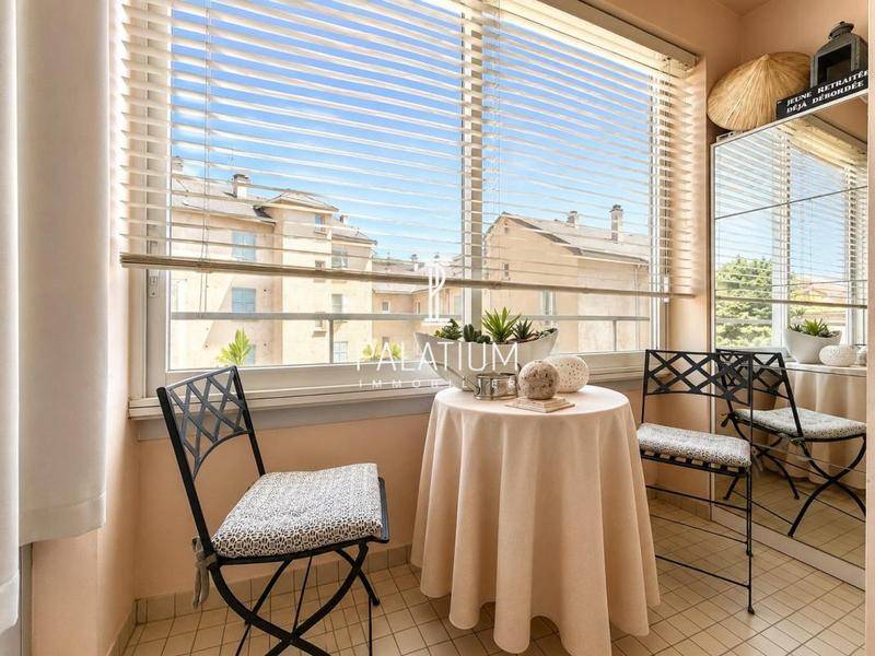 Image de l'annonce Appartement trois pieces traversant en plein coeur…