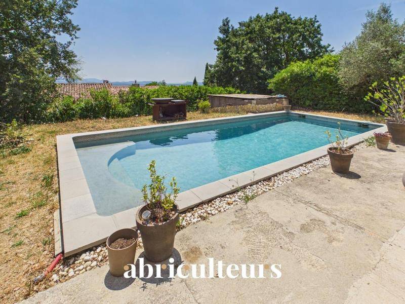Image de l'annonce Spacieuse villa avec piscine et terrain d’environ…