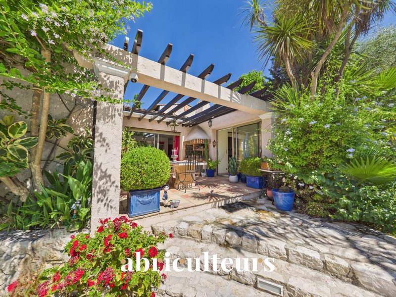 Image de l'annonce Maison familiale avec piscine et jardin avec…