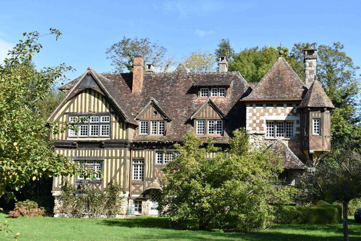 Image de l'annonce MAGNIFIQUE MANOIR NORMAND AU COEUR D'UN VILLAGE