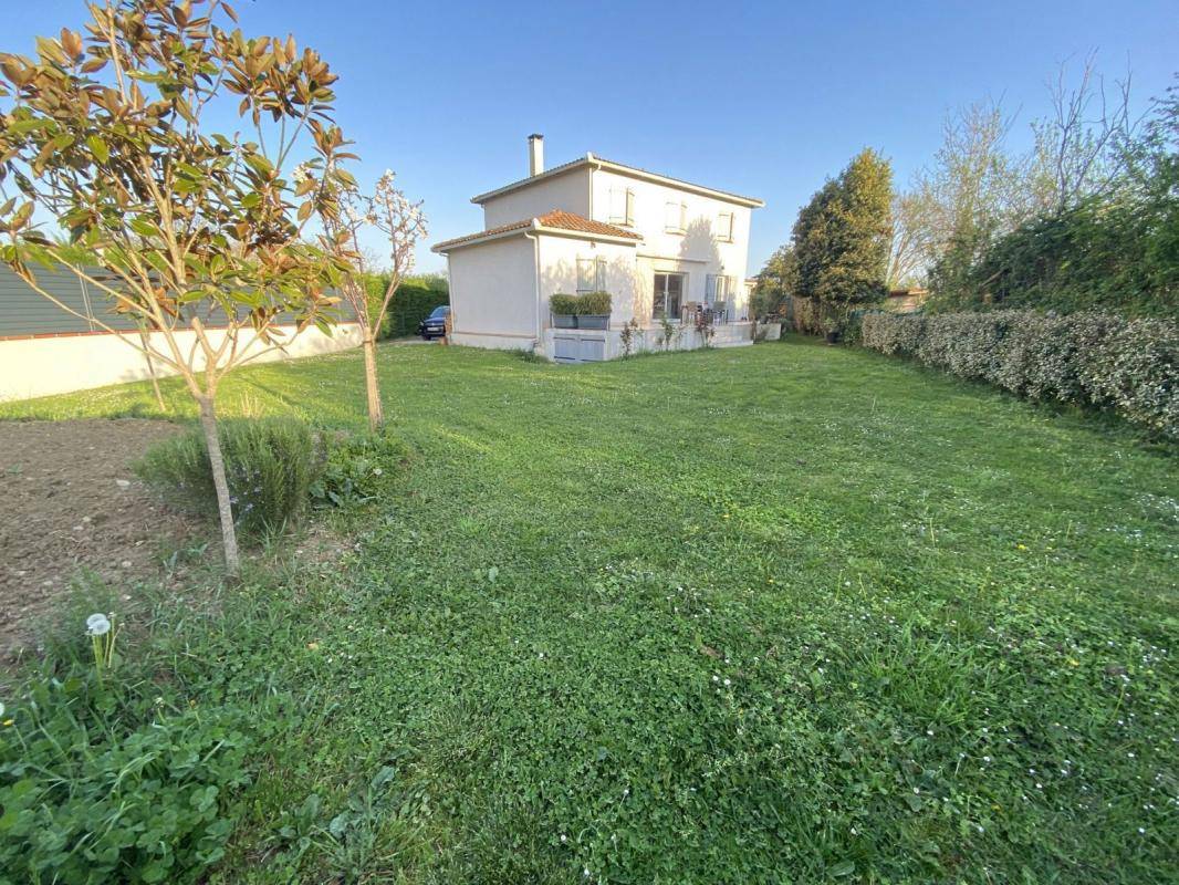 Image de l'annonce À vendre-Maison familiale 6 pièces-Grisolles-147 m² sur…