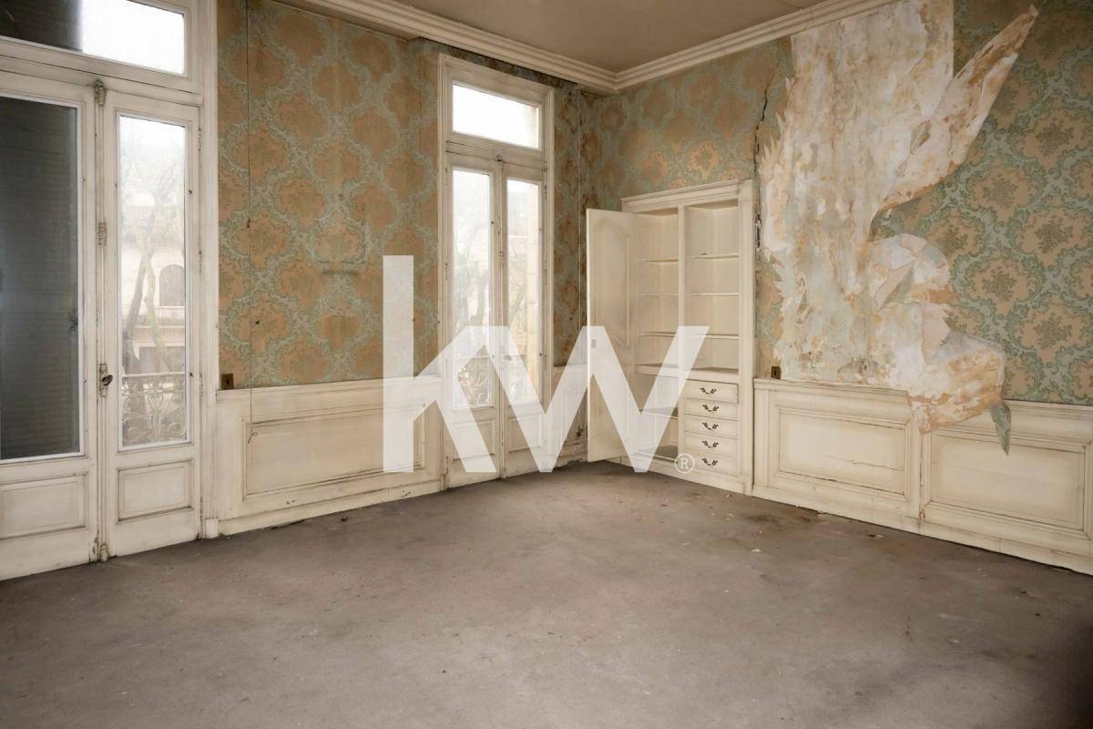 Image de l'annonce Appartement avec Balcon à rénover à Nîmes