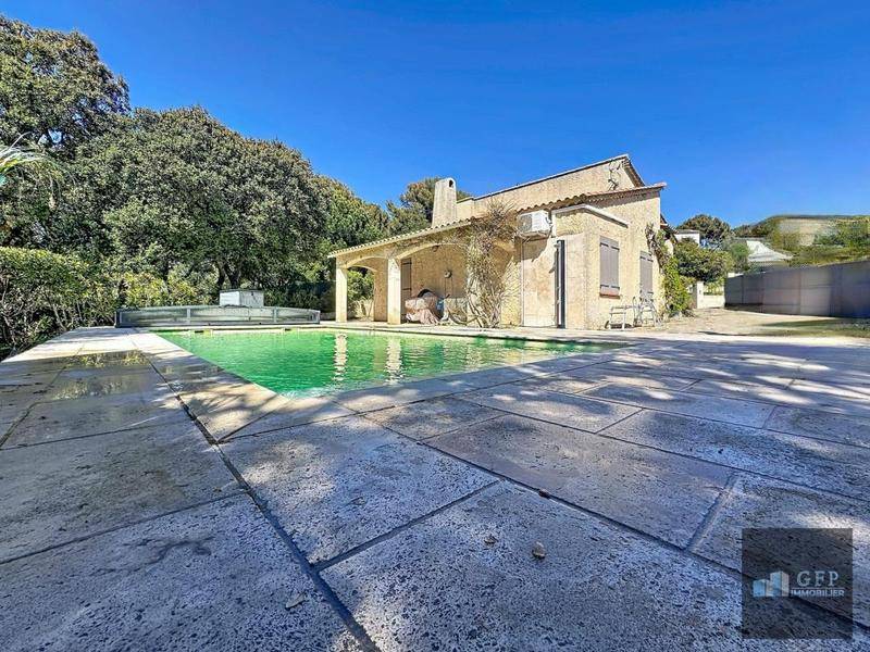 Image de l'annonce Villa à vendre avec piscine à Bormes-les-Mimosas…