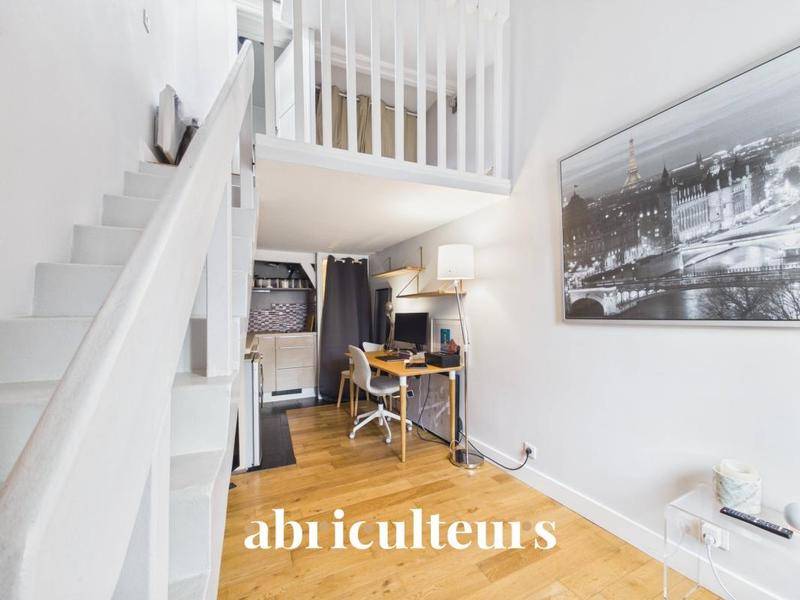 Image de l'annonce Studio en duplex calme en vente à…