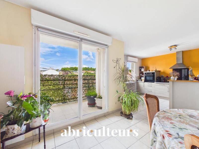Image de l'annonce Appartement traversant avec balcon en vente proche…