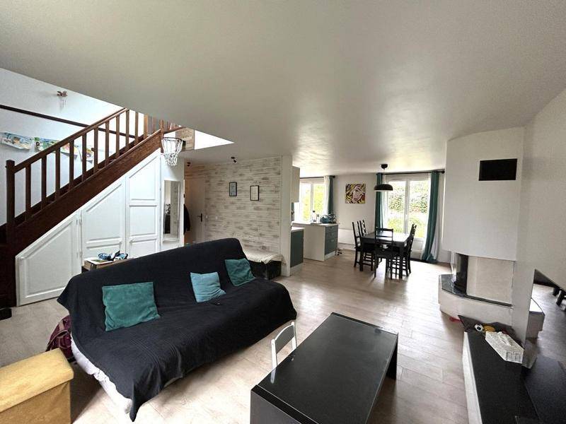 Image de l'annonce Maison 6 pièces 95 m² avec jardin…