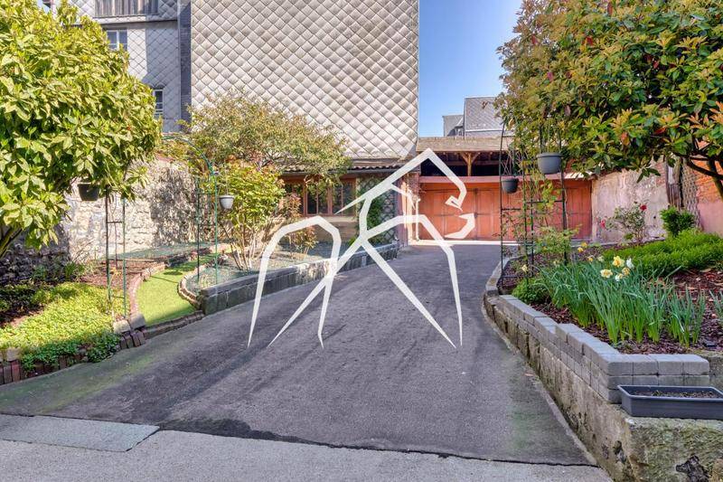 Image de l'annonce Garages transformables en maison avec un étage…